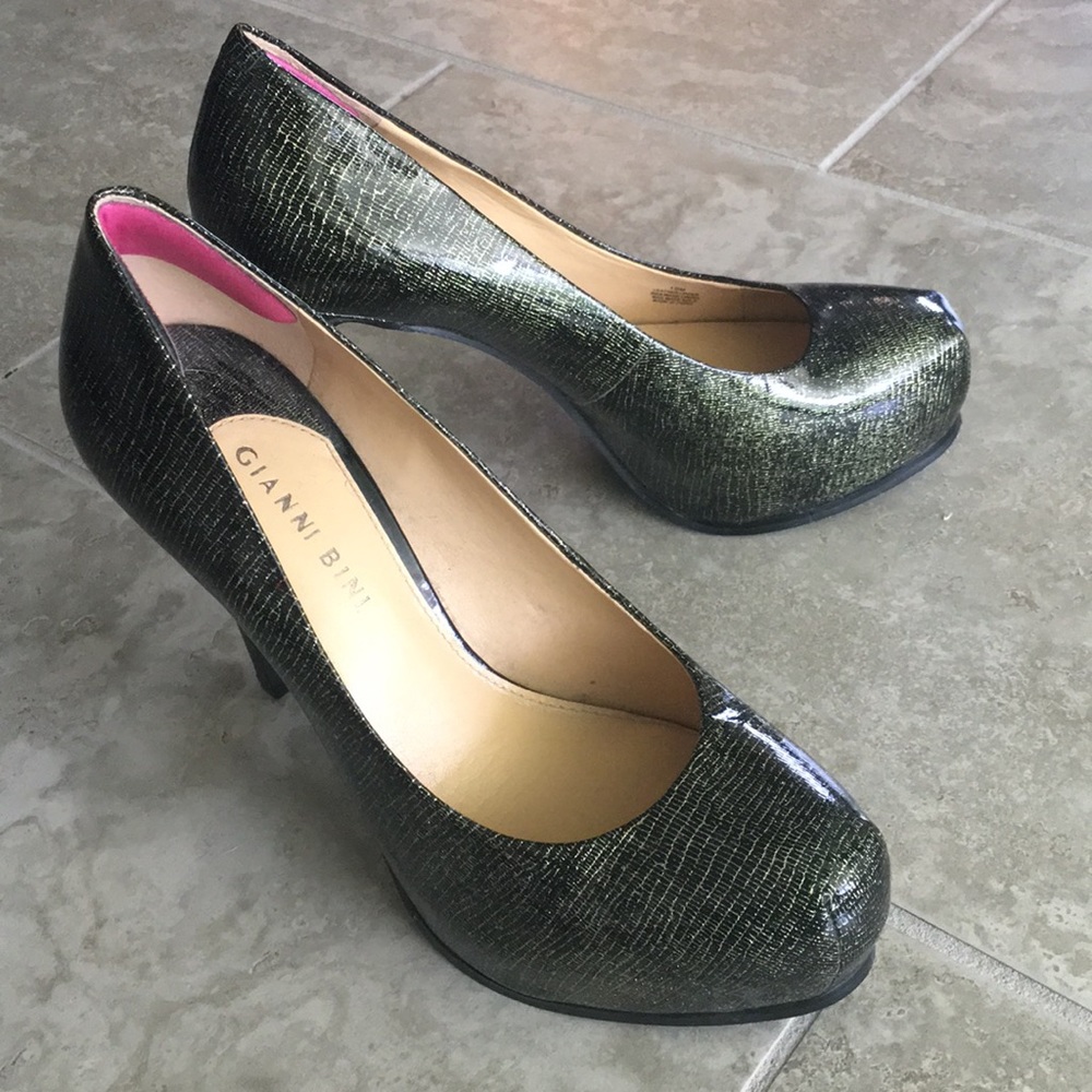 Gianni Bini metallic heels
